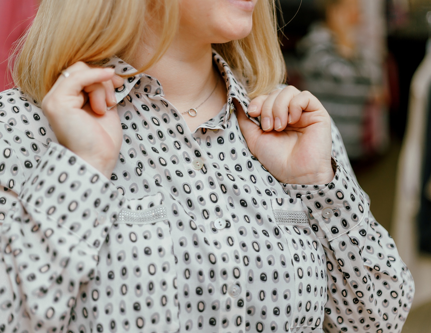 Блуза-рубашка с оригинальным принтом